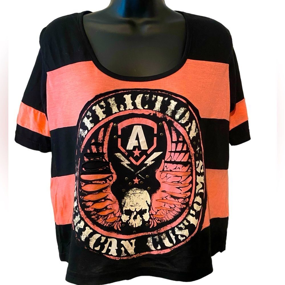 Affliction women’s American customs black stripe t-shirt, skulls NWOT size S.